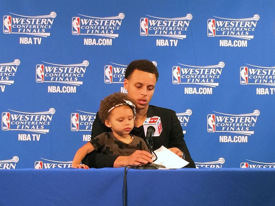 Golden State Warrior Stephen Curry's Daughter Steals the Show at Press  Conference - ABC News