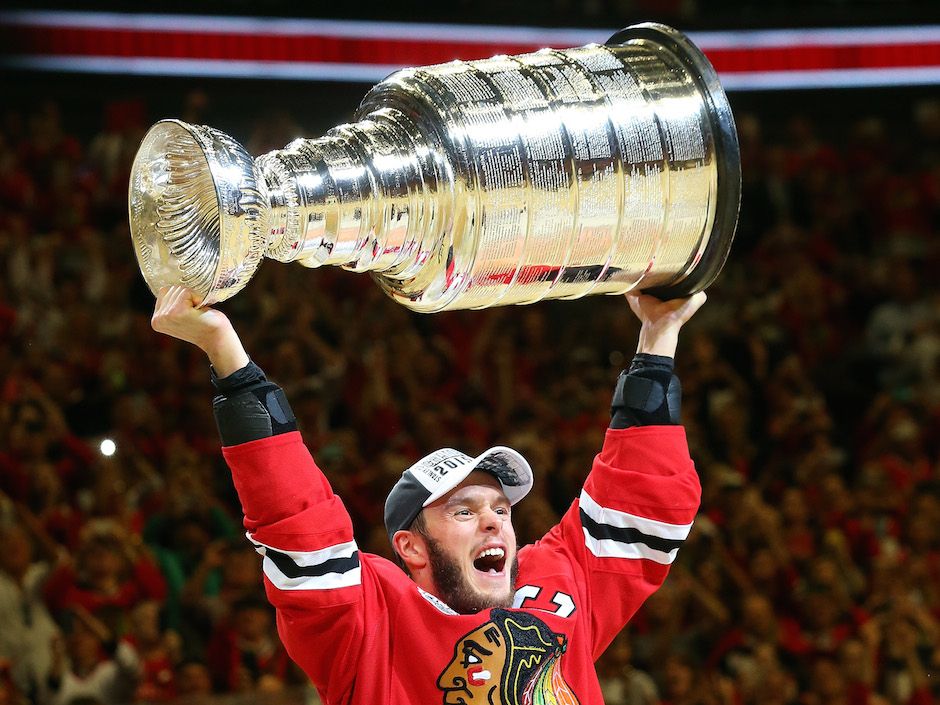 Patrick Sharp's daughter has perfect response to Stanley Cup win