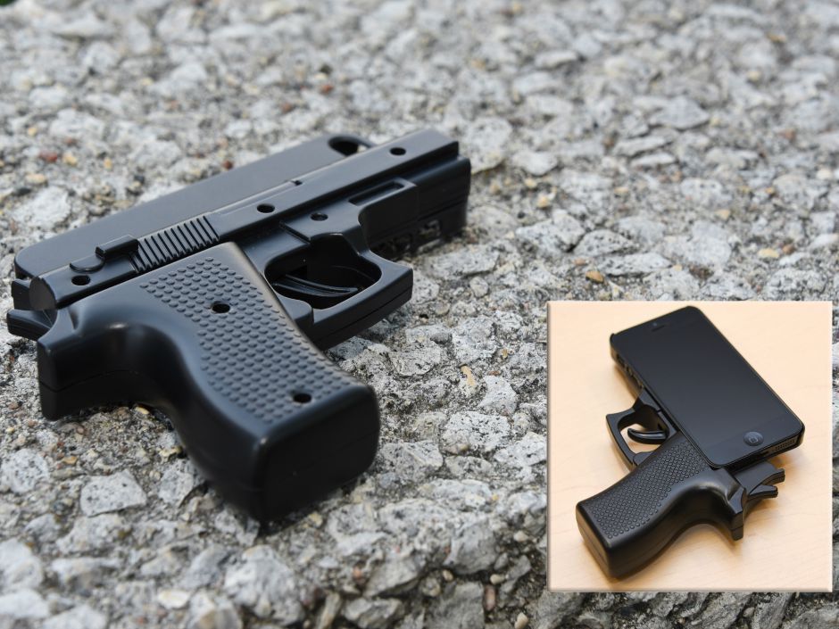 RCMP storm Manitoba beach with rifles and tasers after man's gunshaped