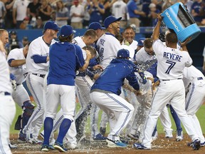 Tom Szczerbowski/Getty Images