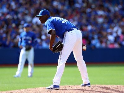 LaTroy Hawkins displaced from home by Texas winter storm