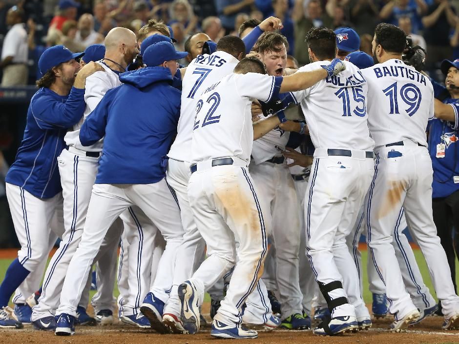 Blue Jays celebrate return to playoffs with wild clubhouse party