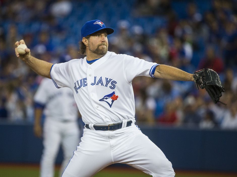 Blue Jays sign starter José Berríos to massive long-term extension: report