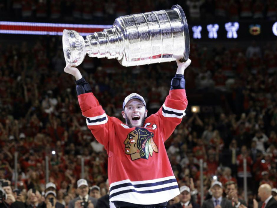 Chicago's newest Blackhawk fan sets new Hockey Hall of Fame Record for  youngest baby in Stanley Cup - Chicago Parent