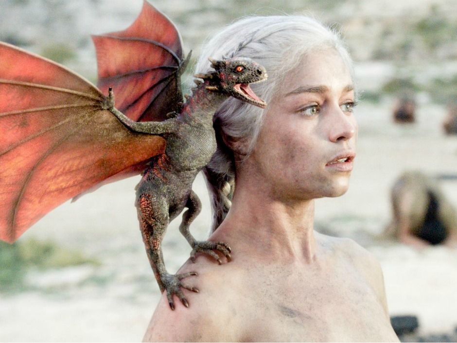 Who would win? Smaug or danys dragon 10 years old : r/gameofthrones