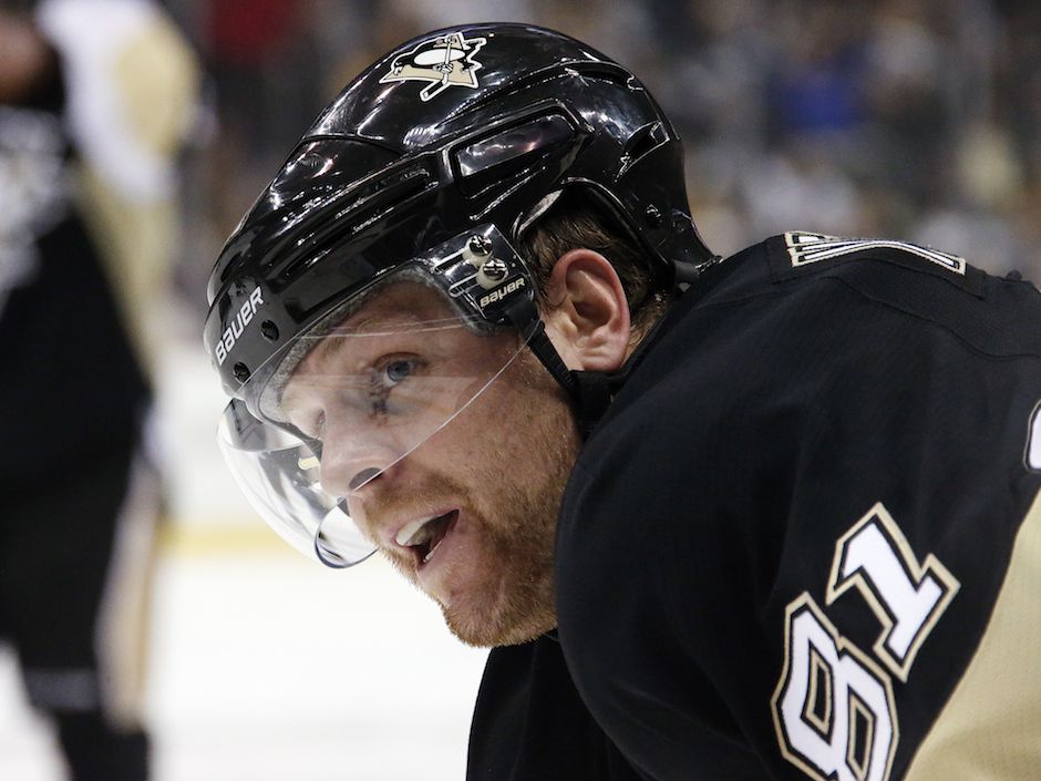 Pittsburgh Penguins score early, hold on to beat Toronto Maple Leafs in