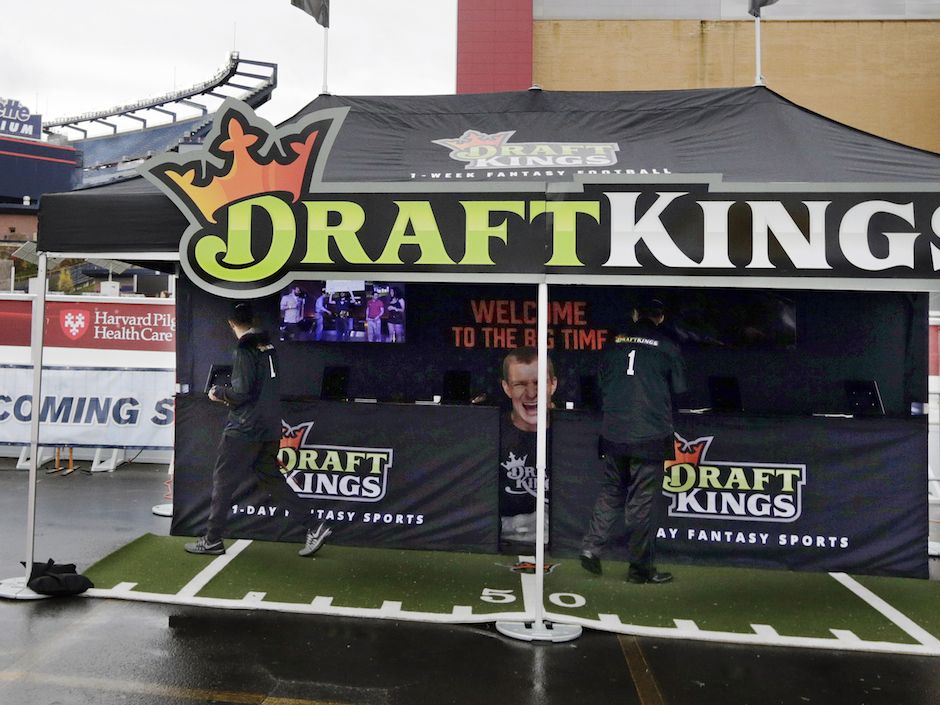 With ESPN's stake in DraftKings, SportsCenter suddenly has a new daily  fantasy analyst