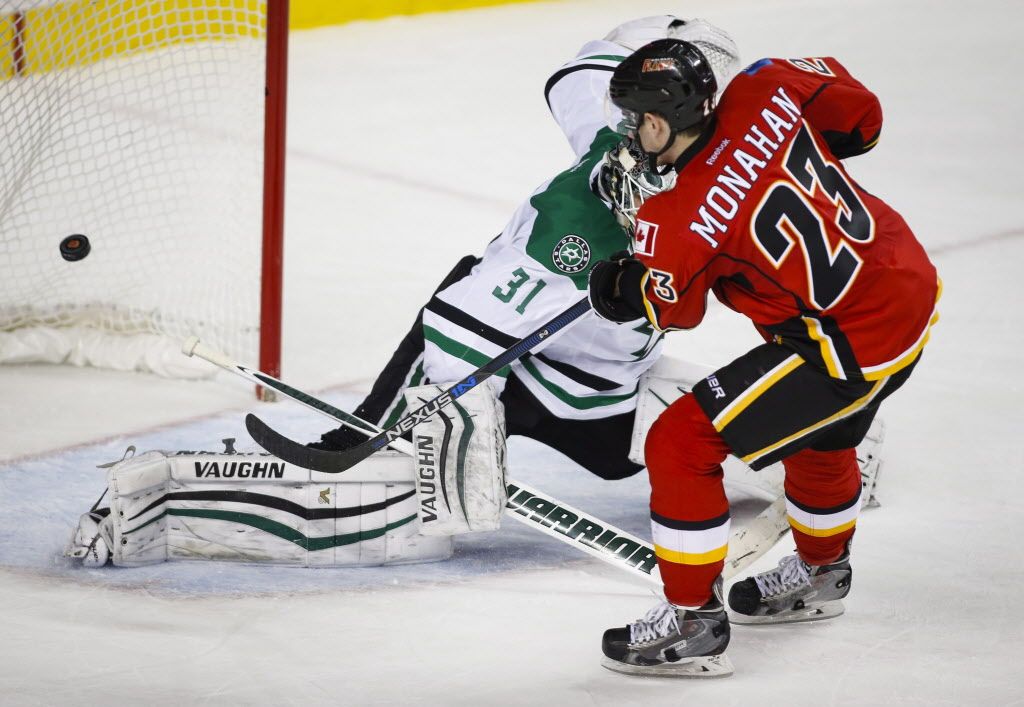 Gaudreau nets shootout winner as Flames beat Jets 4-3