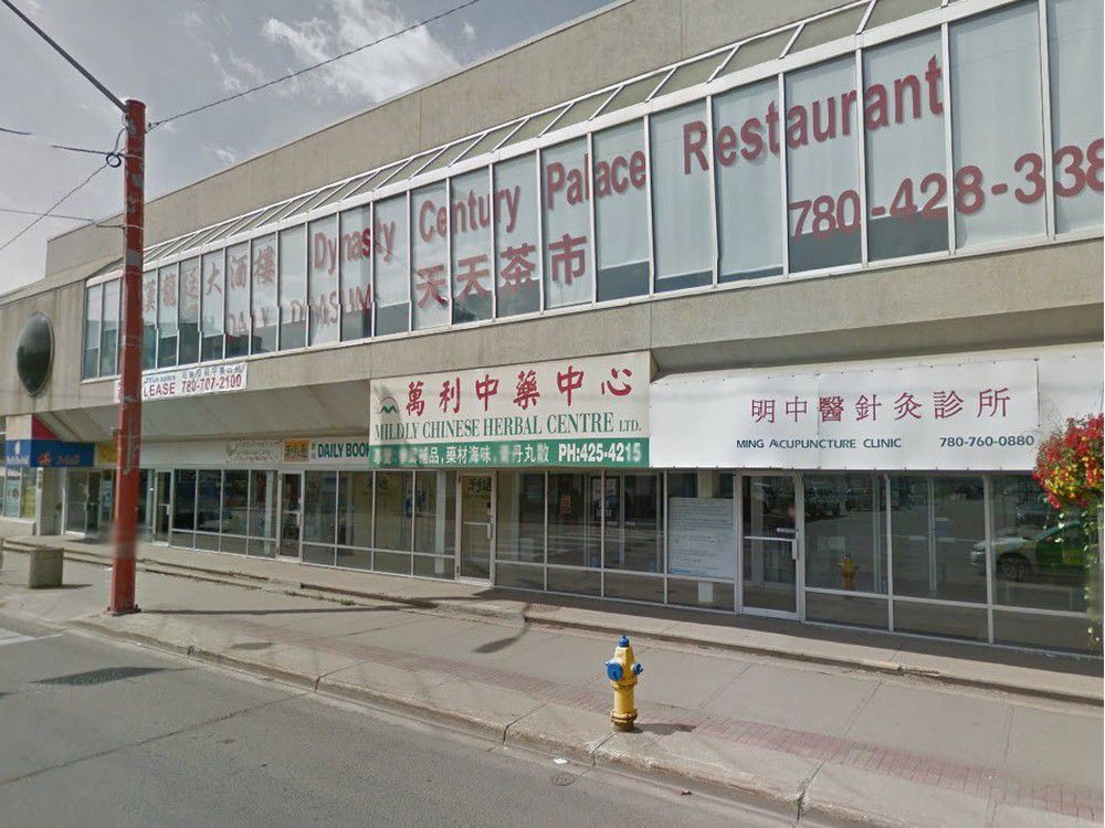 Edmonton Chinese Restaurant Fined 42 000 After Cockroaches Filthy   Dynastycenturypalacerestaurant Jpg 