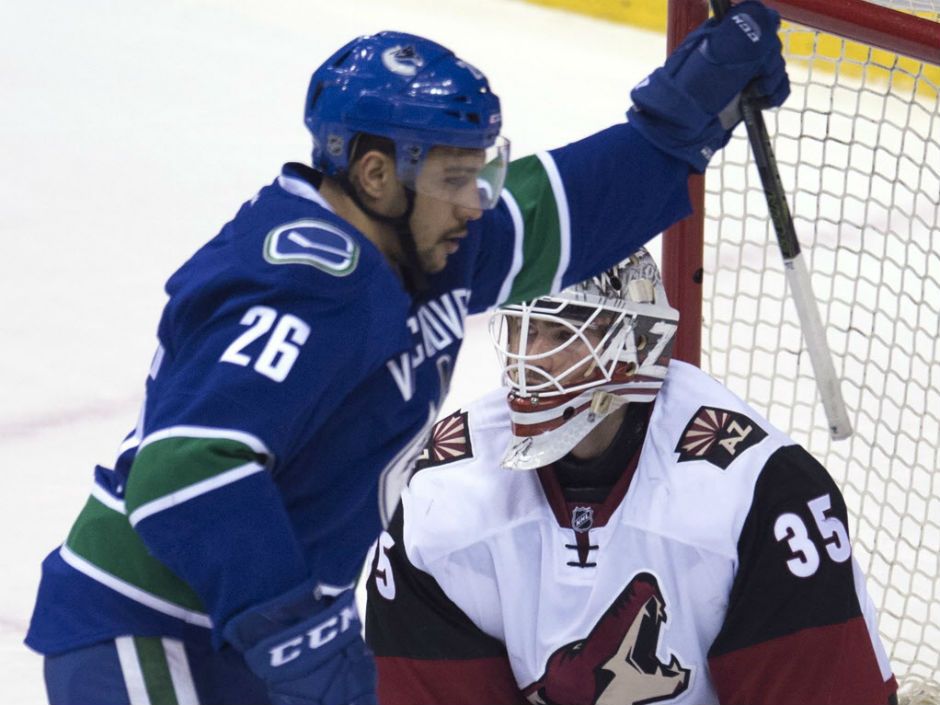 Markstrom leads Canucks past Maple Leafs - Vancouver Island Free Daily