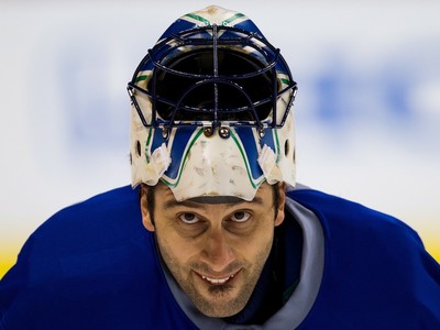 Roberto Luongo to be inducted into Canucks Ring of Honour