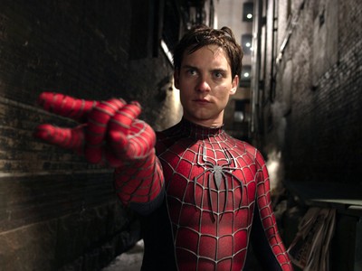 The lance-toiles Spiderman (Tom Holland) in Captain America