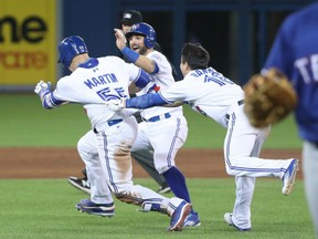 Tom Szczerbowski/Getty Images