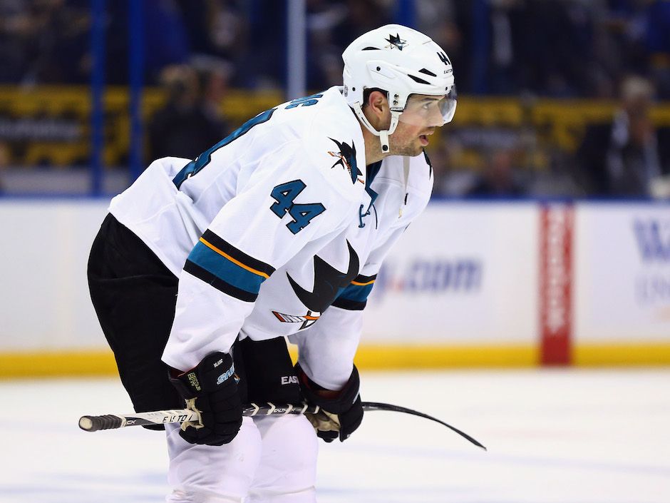 Duncan Keith Lays Out Joonas Donskoi With Textbook Body Check 