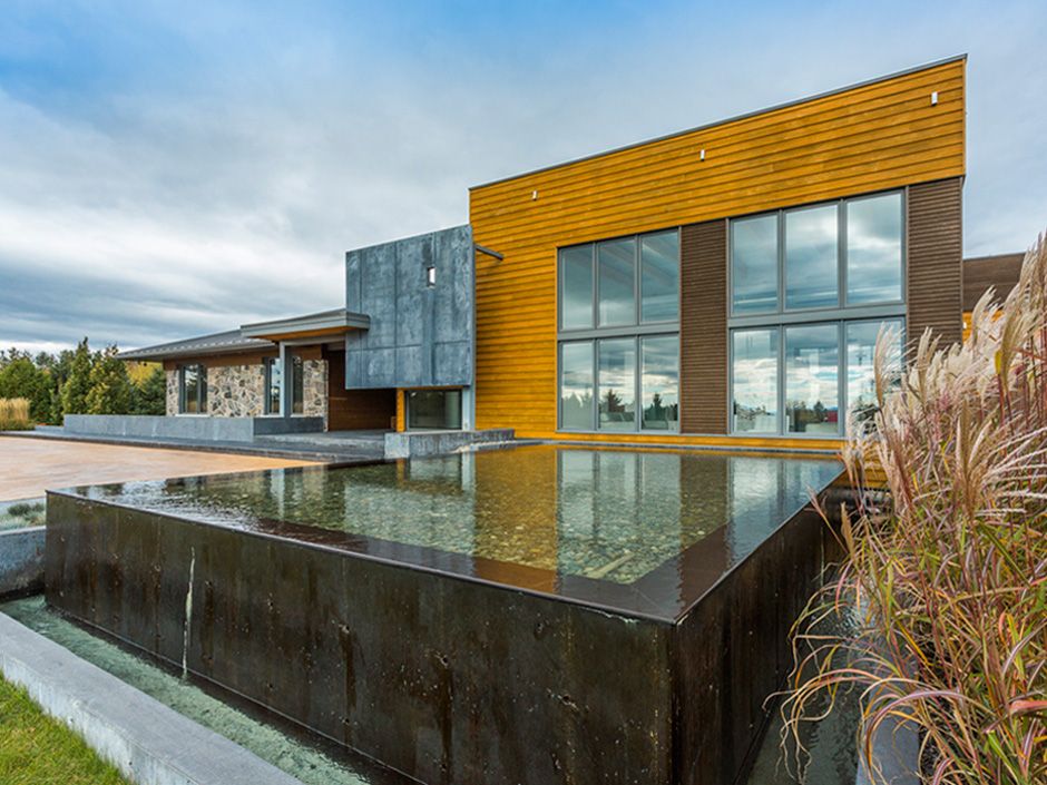 For Sale Lennoxville modern with all the tech touches, 15,000sf, a