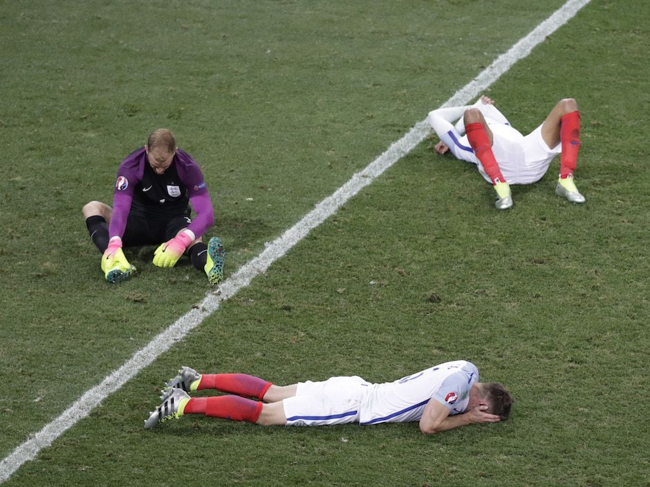 World Cup 2010: England could not handle pressure, says Clint Dempsey, England