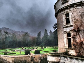 The gardens outside the Château de Chenonceau.