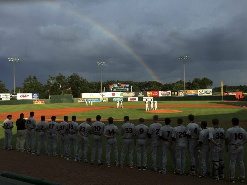 Life in baseball's minor leagues Poverty wages, leftover lasagna — and