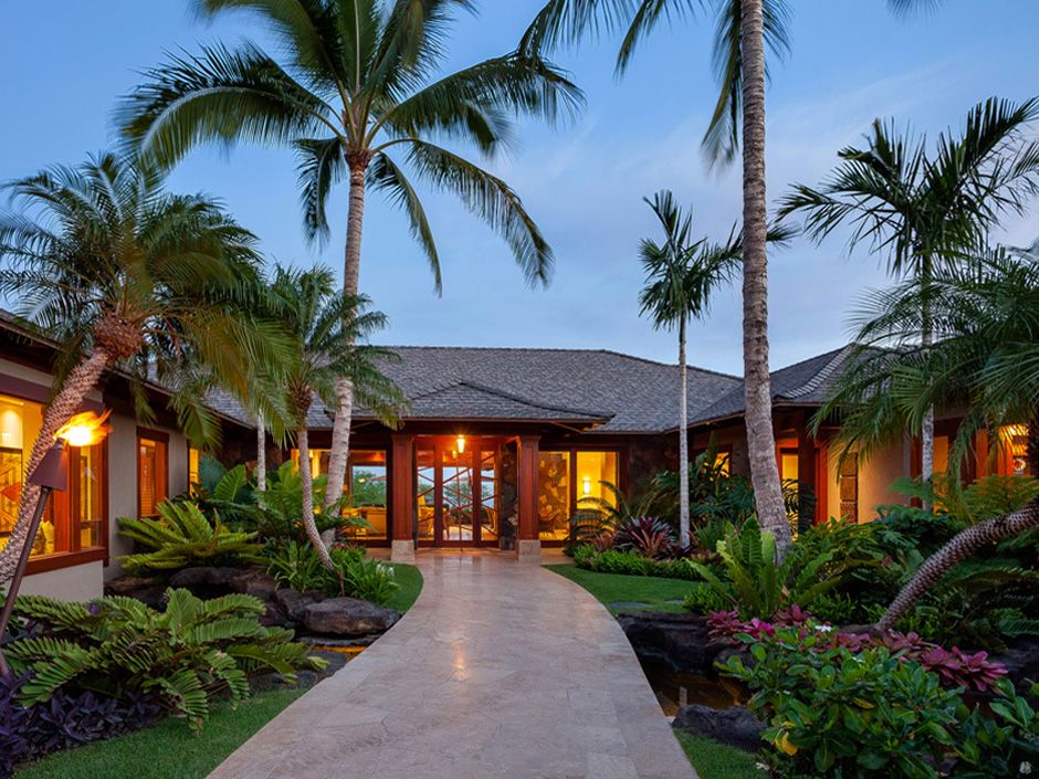 For Sale Hawaii coastline home on Big Island resort; 7,000 sq. ft
