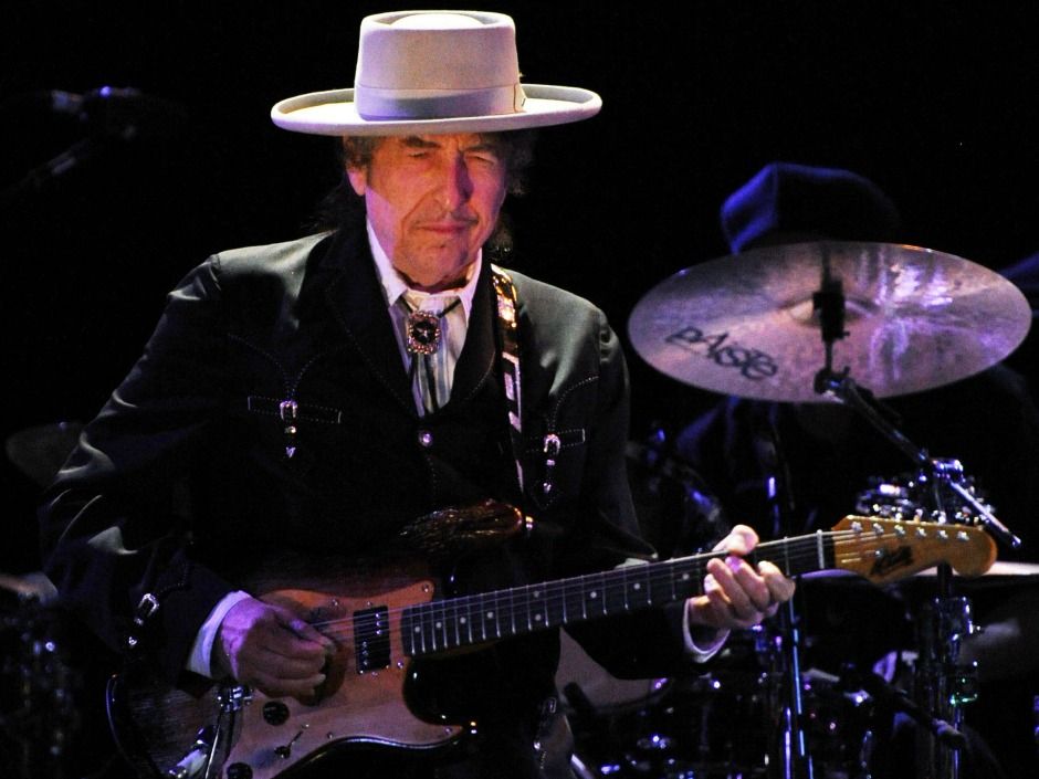 Bemused by the ruckus, Bob Dylan finally acknowledges Nobel Prize and ...