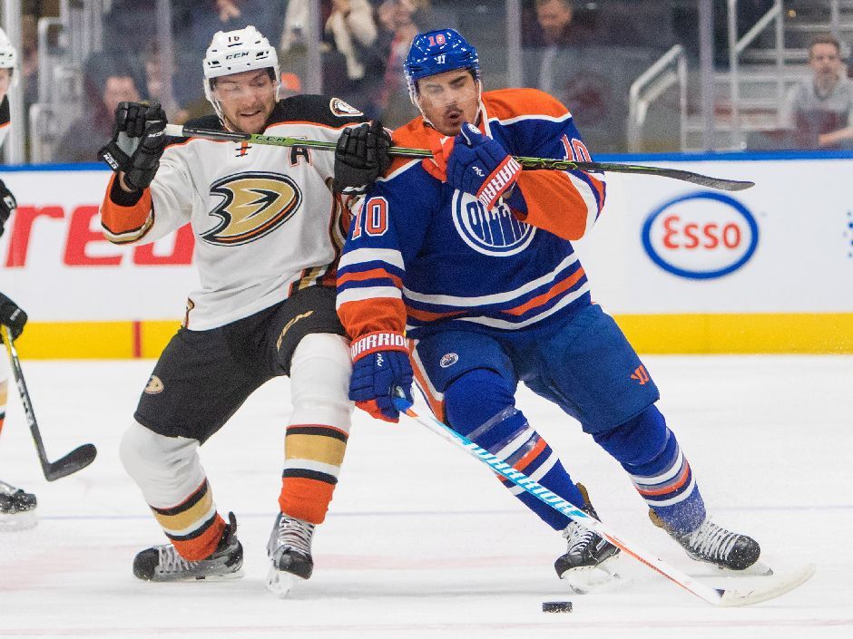 Oilers acquire Patrick Maroon from Ducks for prospect, pick
