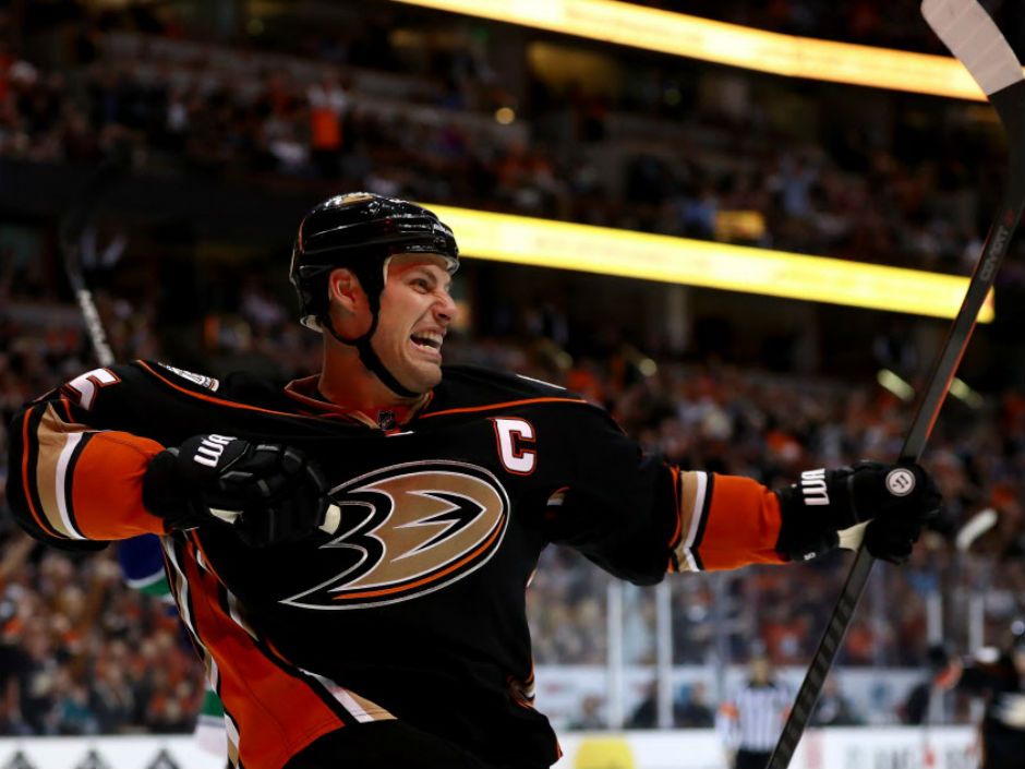 Kevin Bieksa might return from injury to play for Ducks on Sunday - Los  Angeles Times