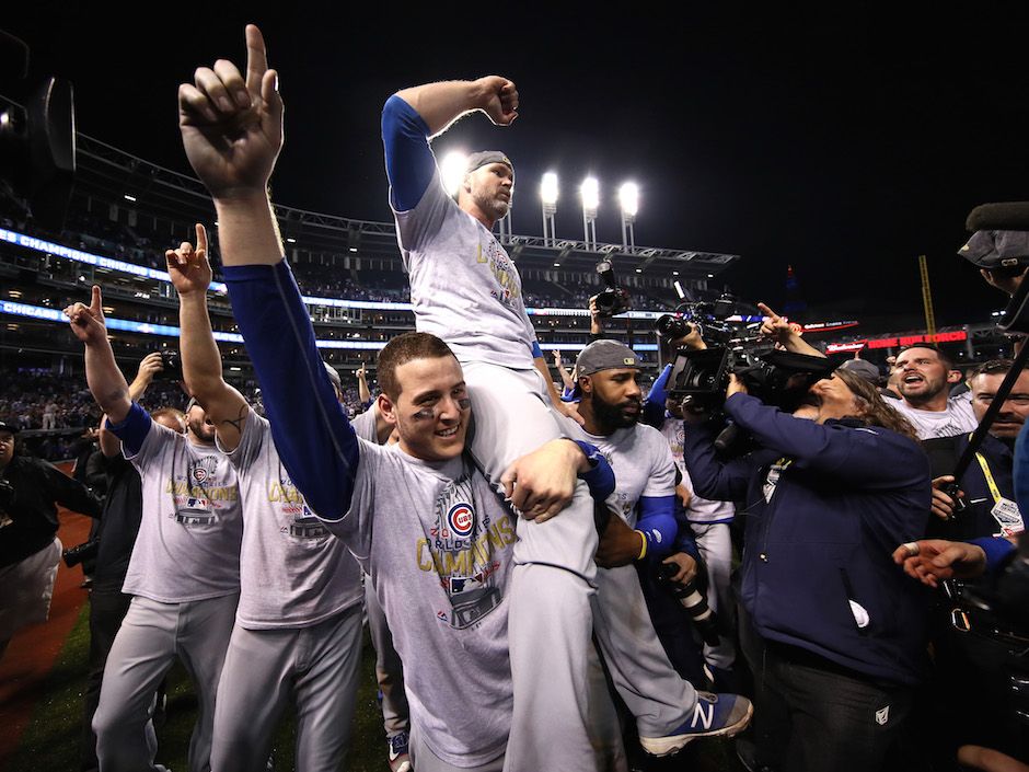 World Series 2016: Cubs engage in weird celebration after David Ross HR