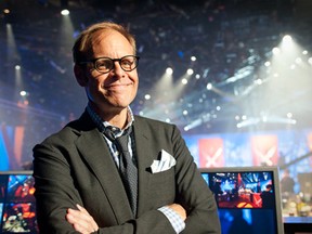 Host Alton Brown.