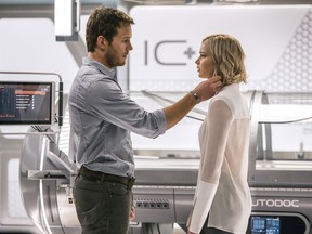 Chris Pratt and Jennifer Lawrence in Passengers.