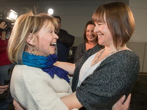 Heart transplant recipient Julie Lyons (LEFT) meets  Belynda Garcia (RIGHT) and Carolyn Cox-Disney (CENTRE) at Toronto's Lester B. Pearson Airport.