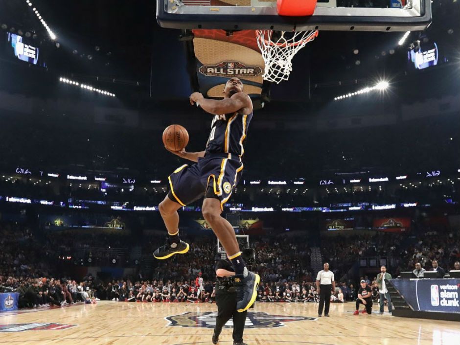 Vince Carter breaks down his most dangerous dunk: If you fall off you  break your arm - Basketball Network - Your daily dose of basketball