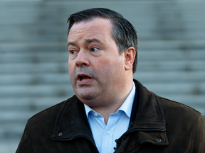 Alberta PC leadership candidate Jason Kenney is looking to unite his party with the province's Wildrose Party.