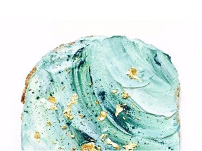 Waugh achieved her “ocean-inspired toast” using a mix of blue-green algae powders and liquids blended with almond milk cream cheese.