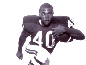 Gale Sayers, a Hall of Fame running back for the Chicago Bears, has been diagnosed with dementia.