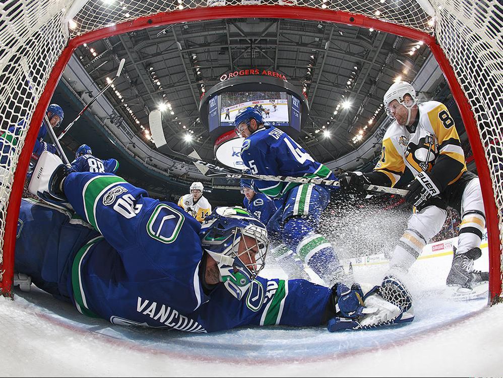Ryan Miller leads unlikely Canucks playoff push - The Globe and Mail