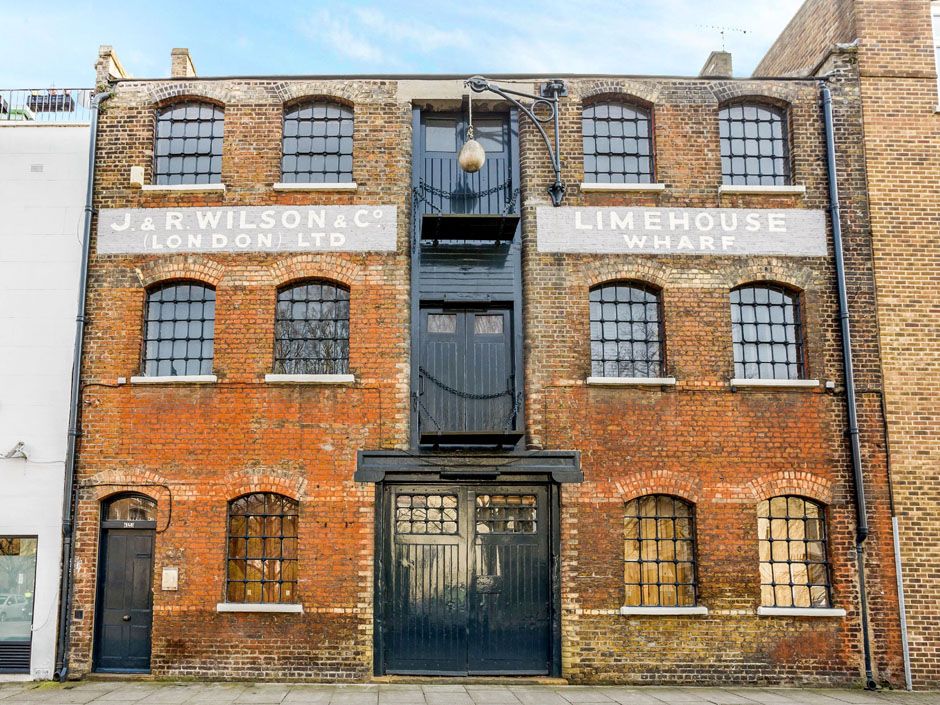 For Sale £1.65M Limehouse Wharf conversion, with views of the Thames