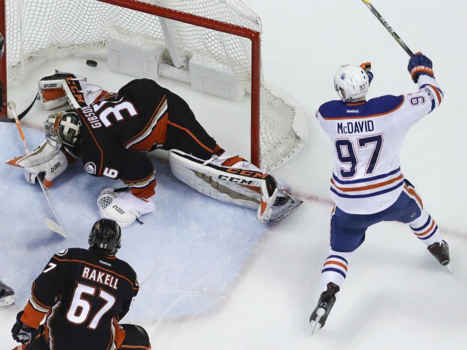 Adam Larsson scores pair of third-period goals as Edmonton Oilers