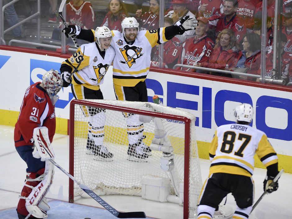 Washington Capitals: Remembering when they took the rivalry with the  Penguins outside