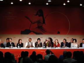 Henri Behar, Park Chan-wook, Maren Ade, Will Smith, Agnes Jaoui, Pedro Almodovar, Jessica Chastain, Paolo Sorrentino, Fan Bingbing, and Gabriel Yared all served as the jury this year, here at a press conference ahead of the opening ceremony.