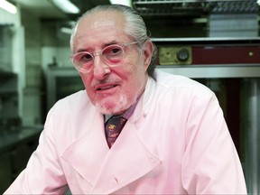 FILE - In this May 20, 2005 file photo, top French chef Alain Senderens is photographed in the kitchen of his Parisian restaurant Lucas Carton. Senderens, an acclaimed chef who was a force in the development of nouvelle cuisine, a visionary and a rebel who rejected the elite star system, even trying to give up awards, has died. (AP Photo/Jacques Brinon, File)