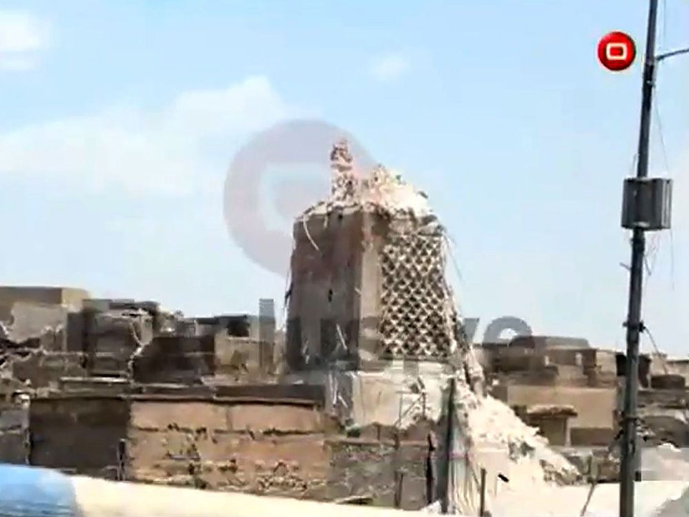 Isil Militants Destroy Famed Th Century Mosque In Iraq S Historic