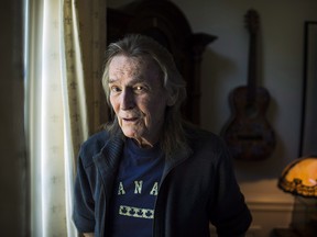 Gordon Lightfoot.