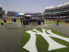 The Minnesota Twins take batting practice before the American League wild-card baseball game against the New York Yankees on Tuesday, Oct. 3, 2017, in New York. (AP Photo/Frank Franklin II)