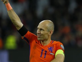 Netherland's Arjen Robben thumbs up to supporters at the end of the World Cup Group A soccer qualifying match between the Netherlands and Sweden at the ArenA stadium in Amsterdam, Netherlands, Tuesday, Oct. 10, 2017. (AP Photo/Peter Dejong)
