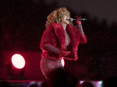 Shania Twain performs during the halftime show during the 105th Grey Cup between the Toronto Argonauts and the Calgary Stampeders Sunday November 26, 2017 in Ottawa. THE CANADIAN PRESS/Sean Kilpatrick