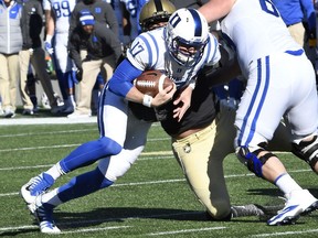 Duke quarterback Daniel Jones (17) runs for a touchdown against the Army during the first half of an NCAA college football game on Saturday, Nov. 11, 2017, in West Point, N.Y. (AP Photo/Hans Pennink)