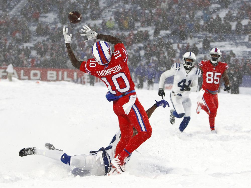 11 Epic Photos of the 2017 Snow Globe Bills Game - Step Out Buffalo