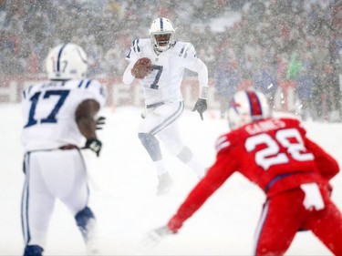 ORCHARD PARK, NY - DECEMBER 10:  Jacoby Brissett #7 of the Indianapolis Colts runs the ball during the fourth quarter against the Buffalo Bills on December 10, 2017 at New Era Field in Orchard Park, New York.  (Photo by Tom Szczerbowski/Getty Images)