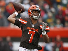 Cleveland Browns quarterback DeShone Kizer passes against the Green Bay Packers in the first half of an NFL football game, Sunday, Dec. 10, 2017, in Cleveland.