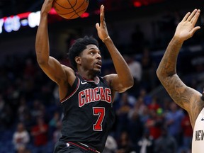 Chicago Bulls guard Justin Holiday (7) goes to the basket in the first half of an NBA basketball game against the New Orleans Pelicans in New Orleans, Monday, Jan. 22, 2018.